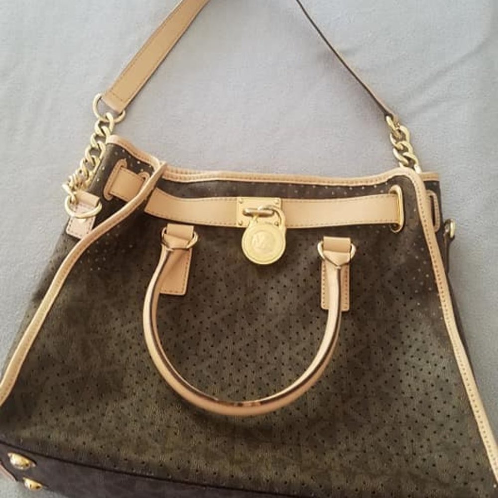 Michael Kors purse (available till Oct 12)